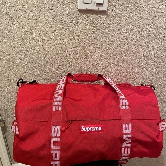 Authentic Supreme Duffle Bag - Picture 1 of 12